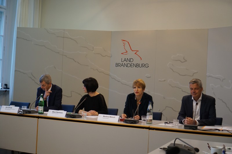 Polen, Deutsch-Polnische Nachrichten, deutschpolnischenachrichten, Warschau, Osteuropa, Nachrichten, News, Potsdam, Berlin, Krakow, Krakau, Frankfurt (Oder), Viadrina, Europa, Politik, Wirtschaft, Kultur, Marzina Münch, Kulturministerin, Gerd Streidt, Staatskanzlei Brandenburg